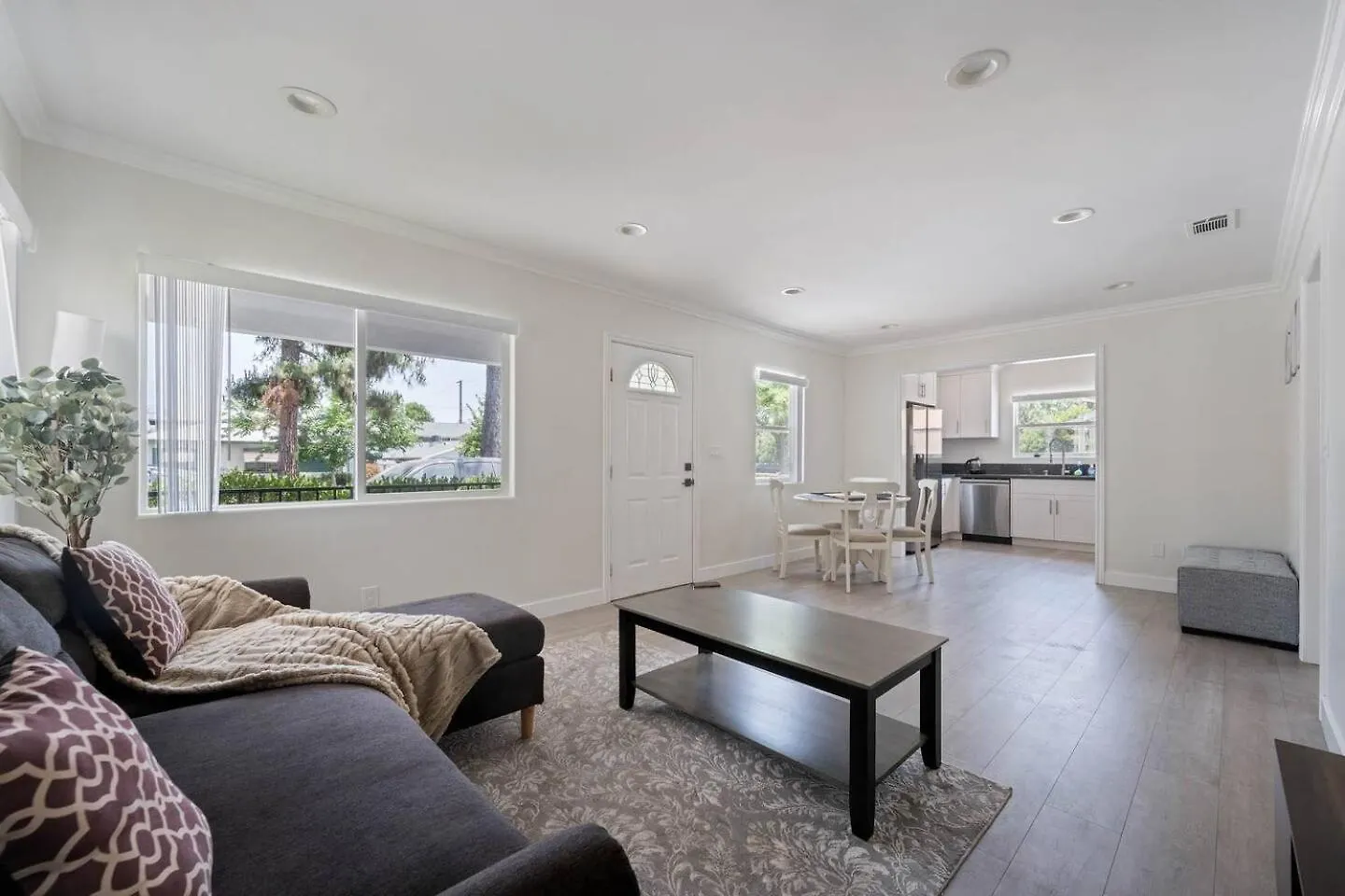Serene Home In Central Burbank United States